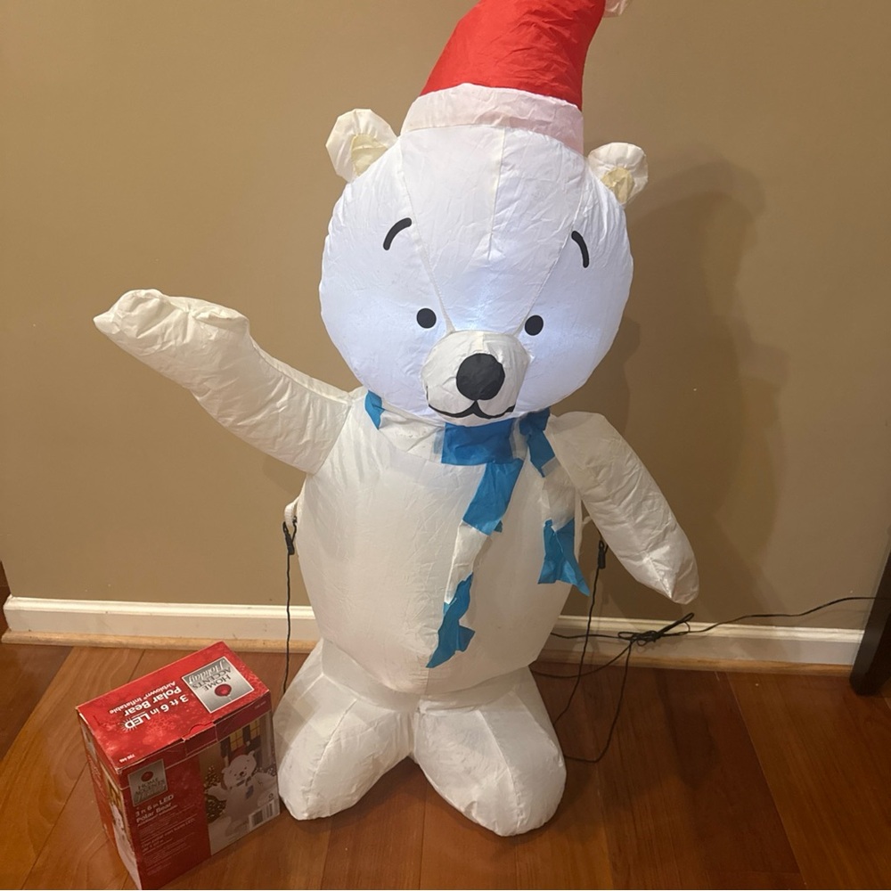 Home Accents Holiday 3ft 6” LED Polar Bear Airblown Inflatable Works